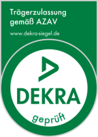 Grünes Siegel der Firma DEKRA zur Trägerzulassung gemäß AZAV